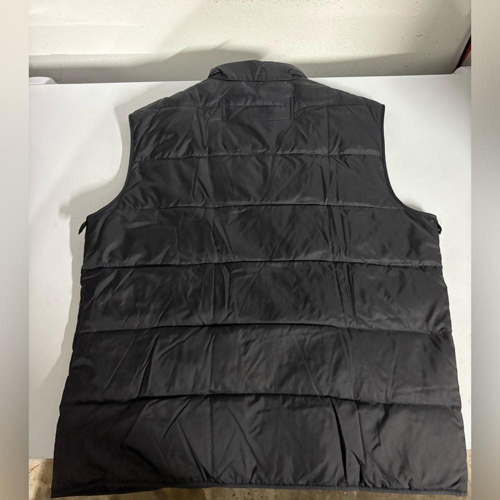 Burberry Puffer Vest Size XL - Picture 3 of 5